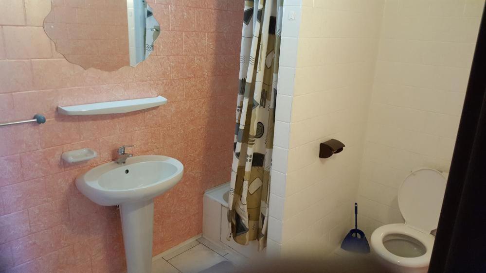 Hotel Camelot Tisá Εξωτερικό φωτογραφία