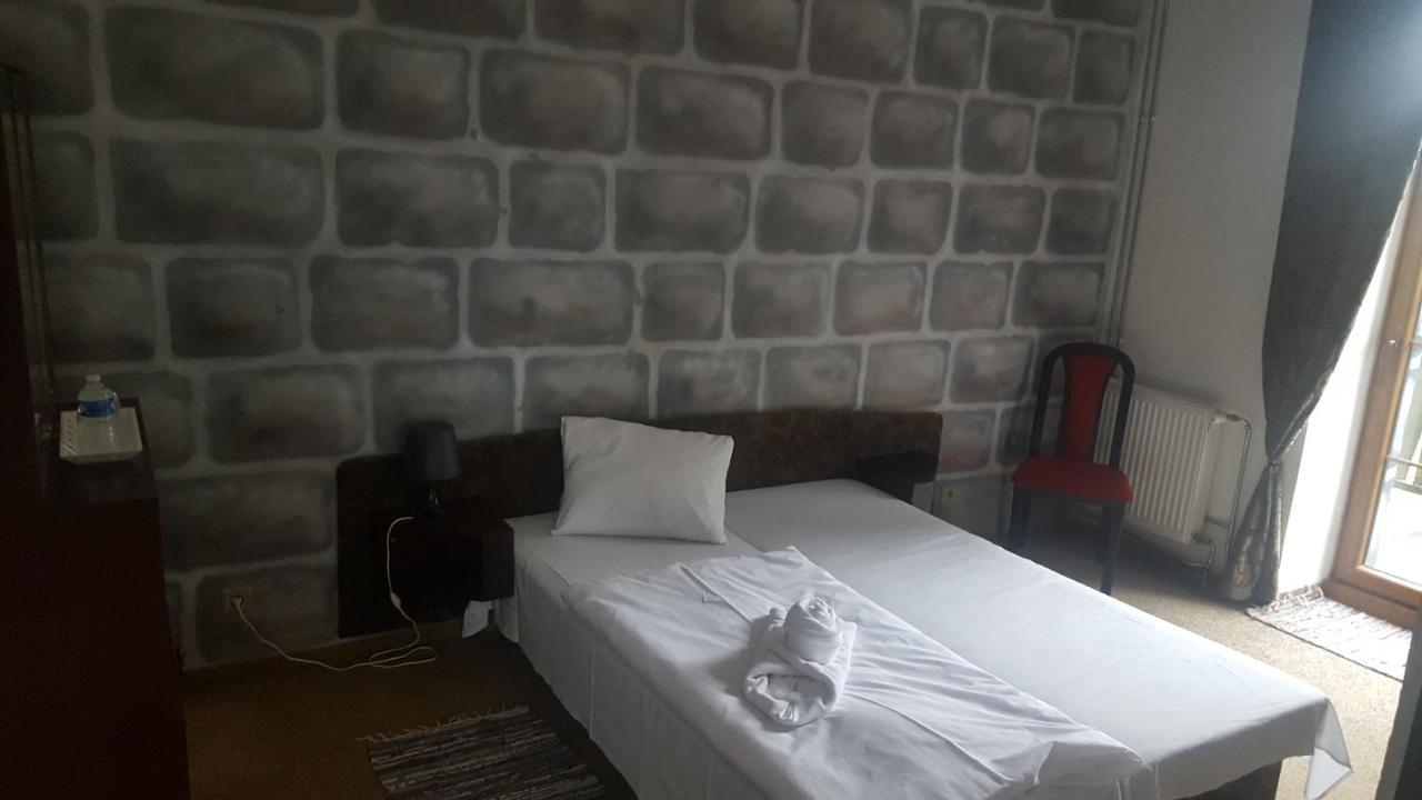 Hotel Camelot Tisá Εξωτερικό φωτογραφία