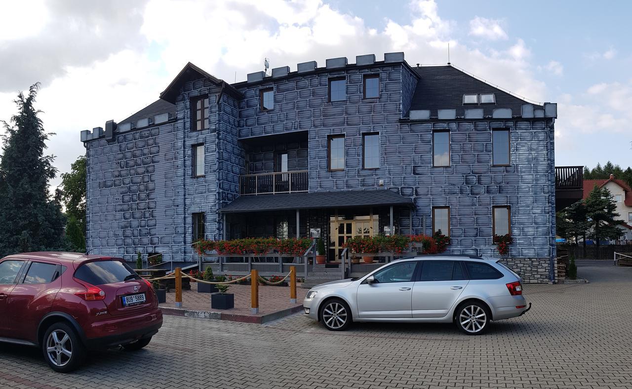 Hotel Camelot Tisá Εξωτερικό φωτογραφία