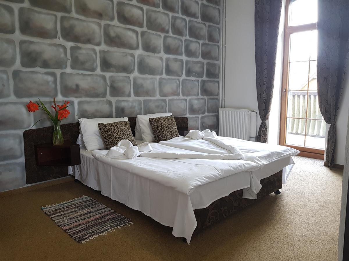 Hotel Camelot Tisá Εξωτερικό φωτογραφία