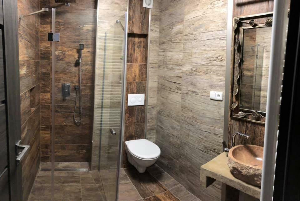 Hotel Camelot Tisá Εξωτερικό φωτογραφία
